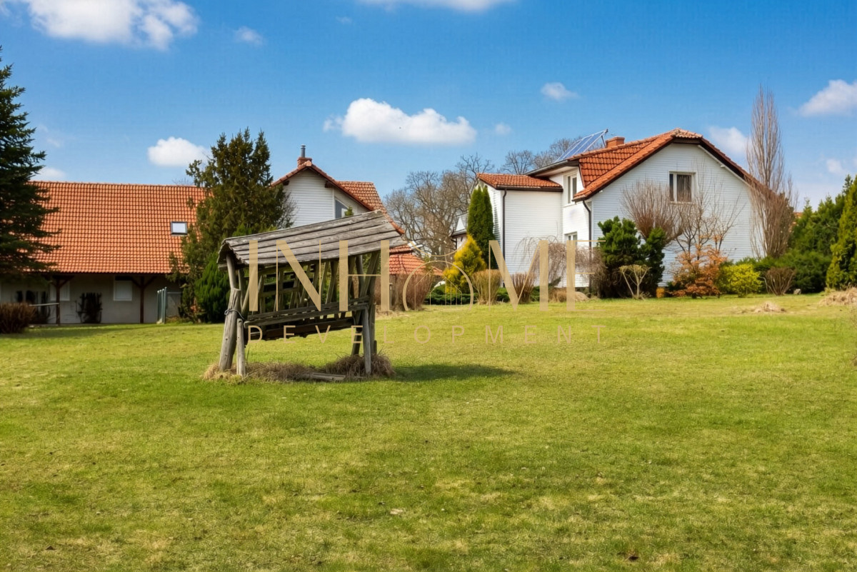 Dom | 2 mieszkania | Stajnia | Garaż