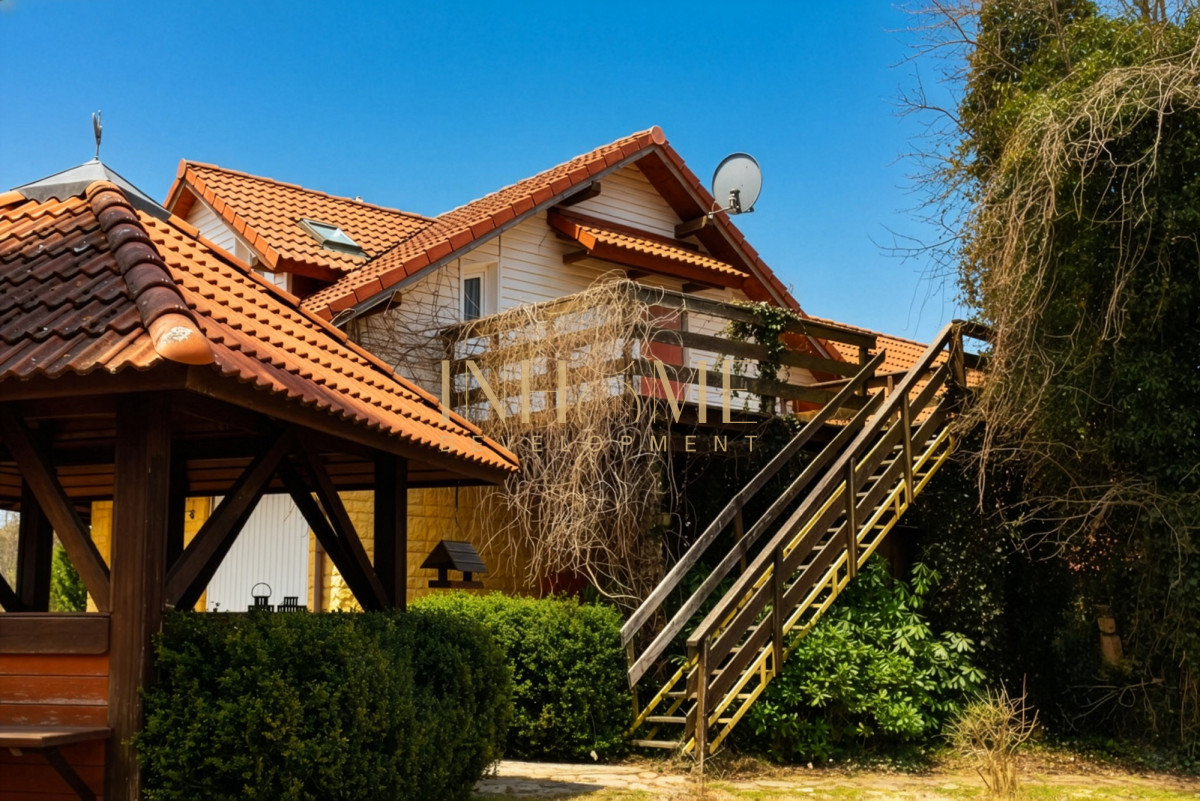 Dom | 2 mieszkania | Stajnia | Garaż - Gallery Image 3